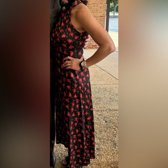 Evening dress! Size XS very flattering. I’m 5’3” 125lbs - Picture 3 of 3